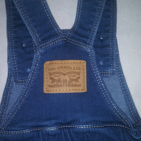 Levi's Denim Overalls, Girls - Picture 2 of 6